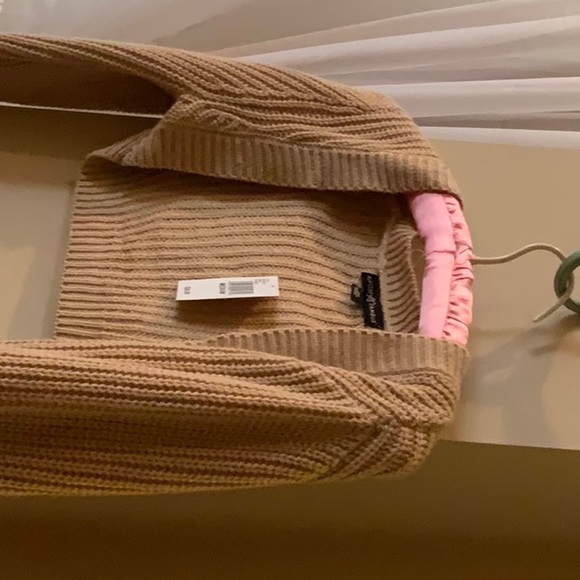 SOLD!!!Cute lil sweater great for covering your shoulders & arms nwt - Picture 1 of 4